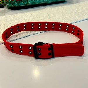Red is THE color for fall! This Y2K buckle belt is canvas &adjusts waist size!
